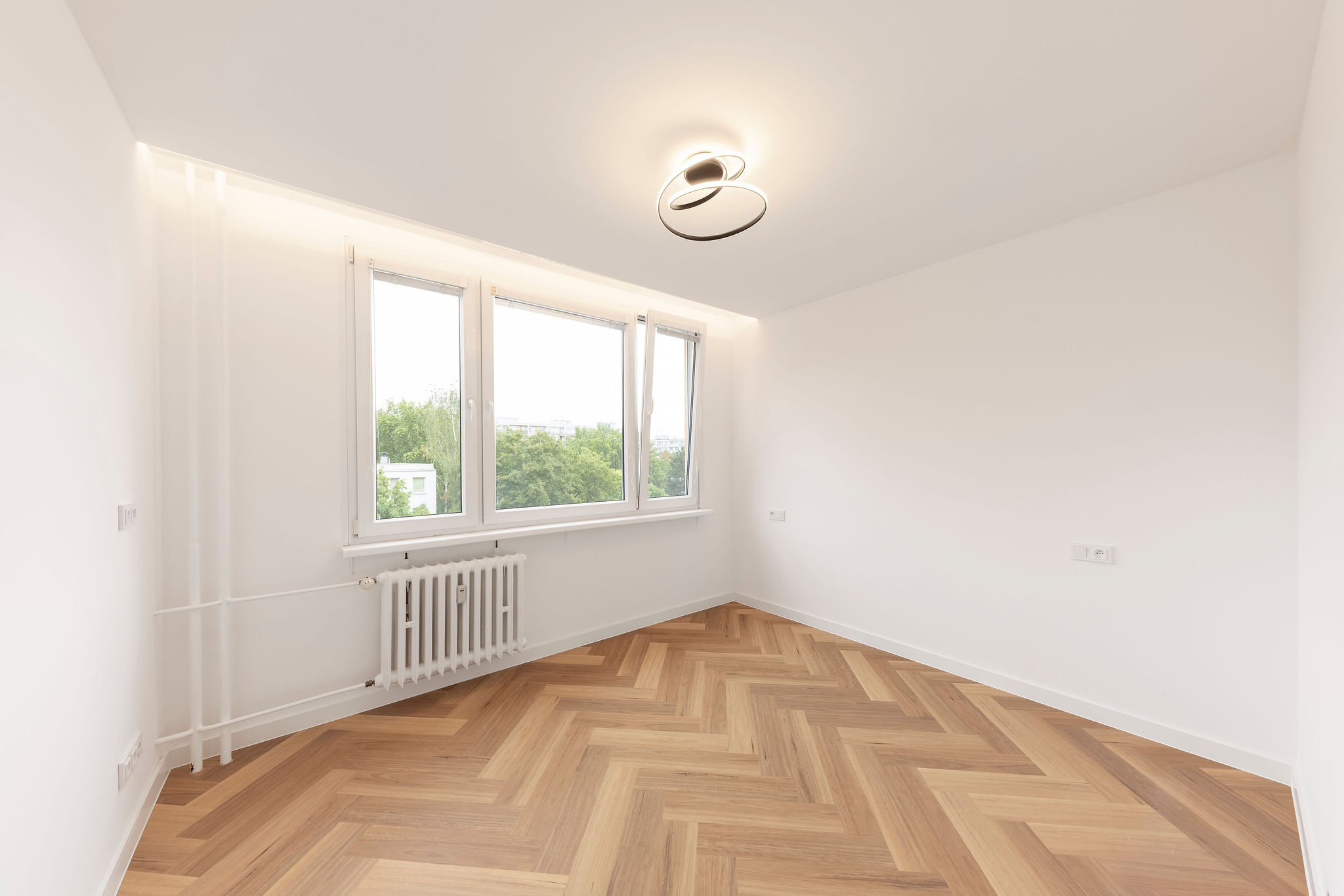 Offer gallery image 5