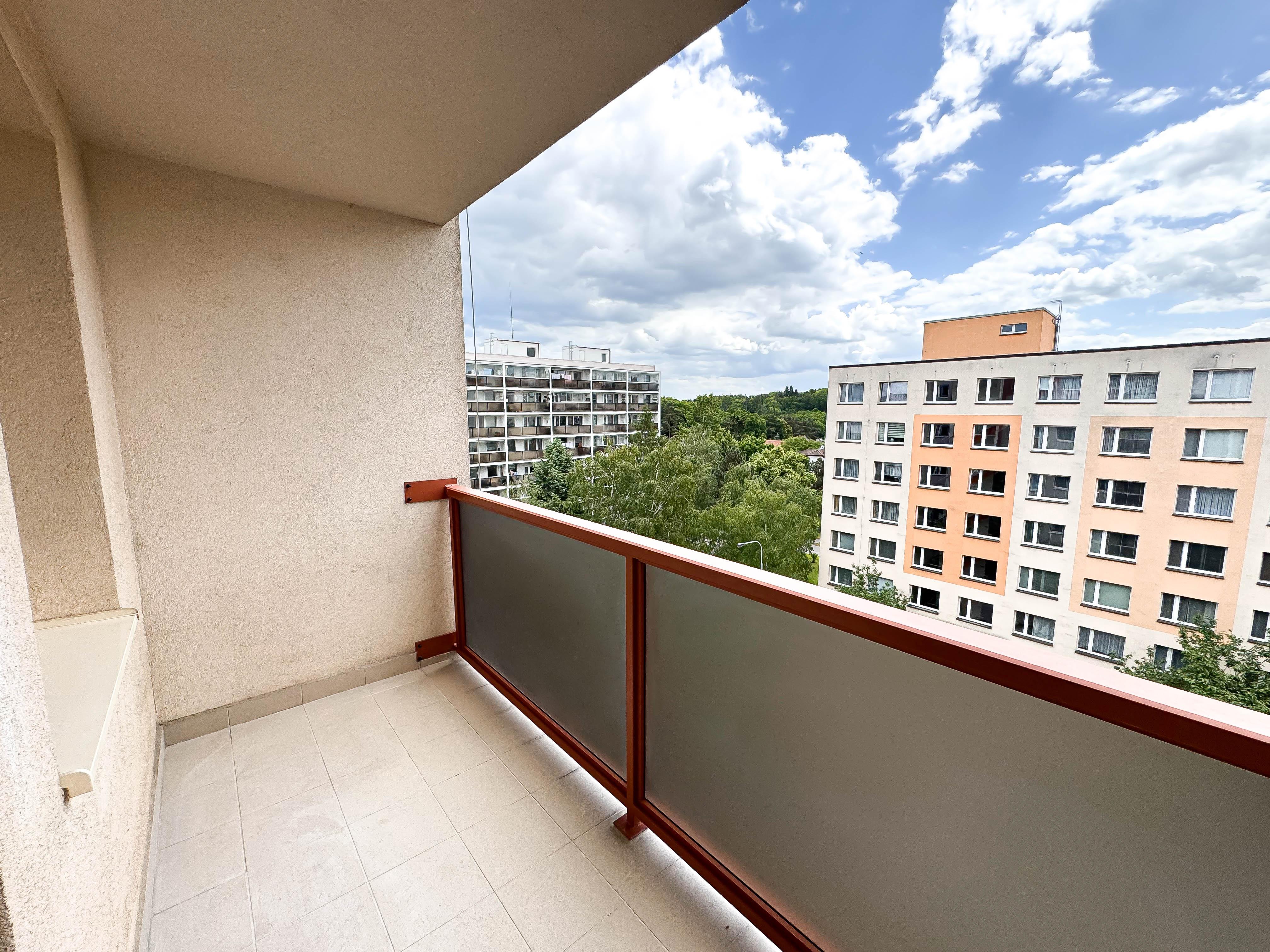 Offer gallery image 8