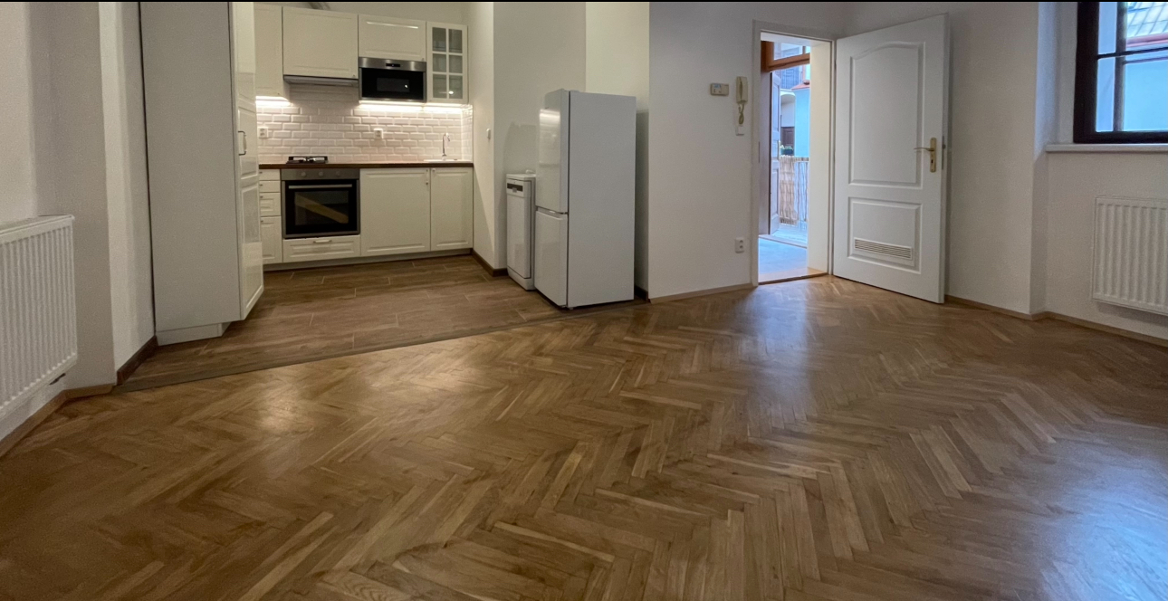 Garsonka - Sokolovská 